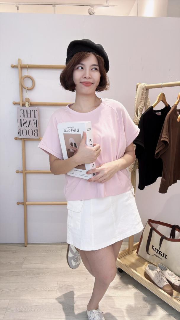 单色圆领短版上衣