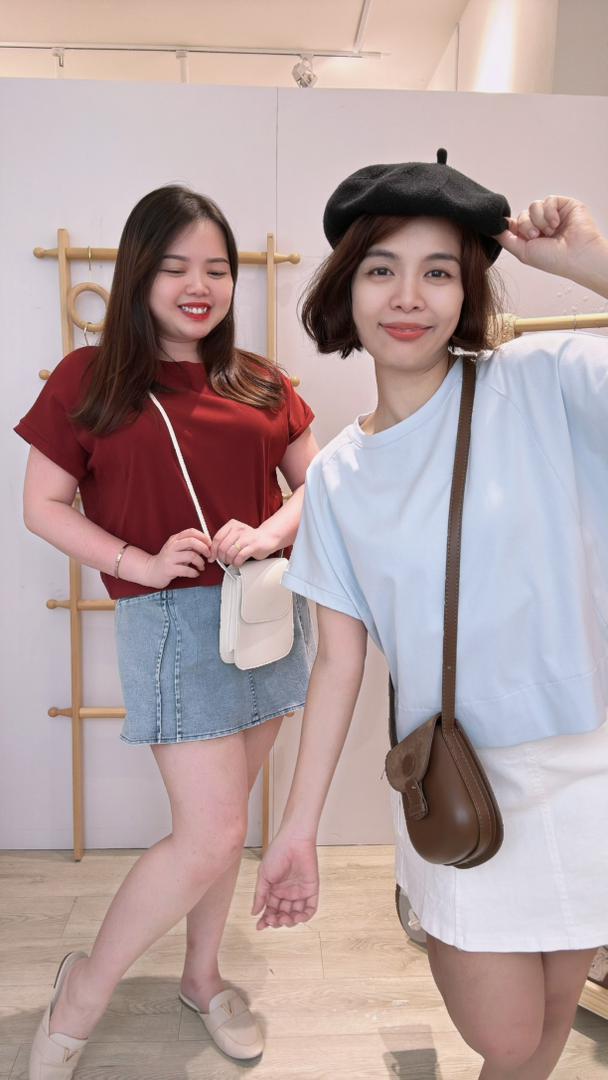 单色圆领短版上衣