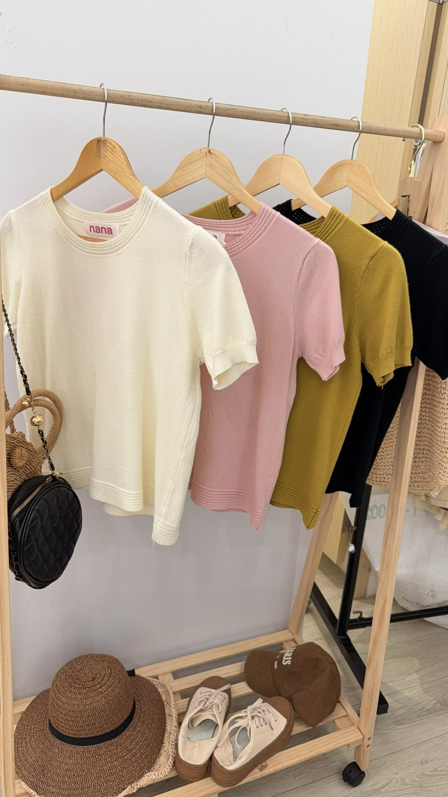 舒服百搭针织上衣