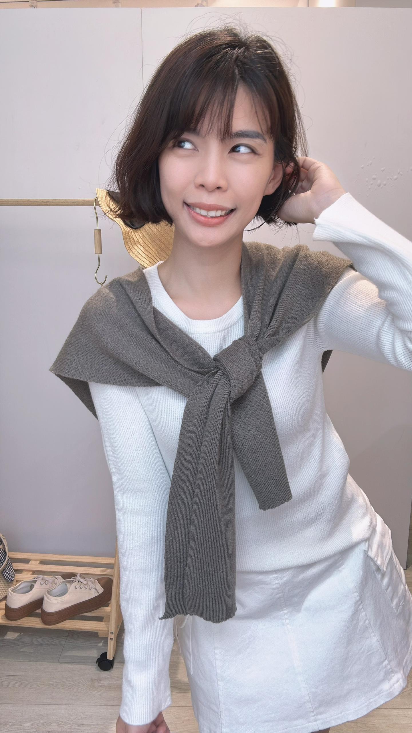 针织圆领长袖上衣