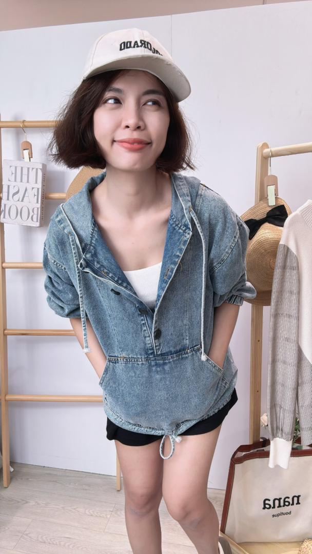 牛仔卫衣款上衣