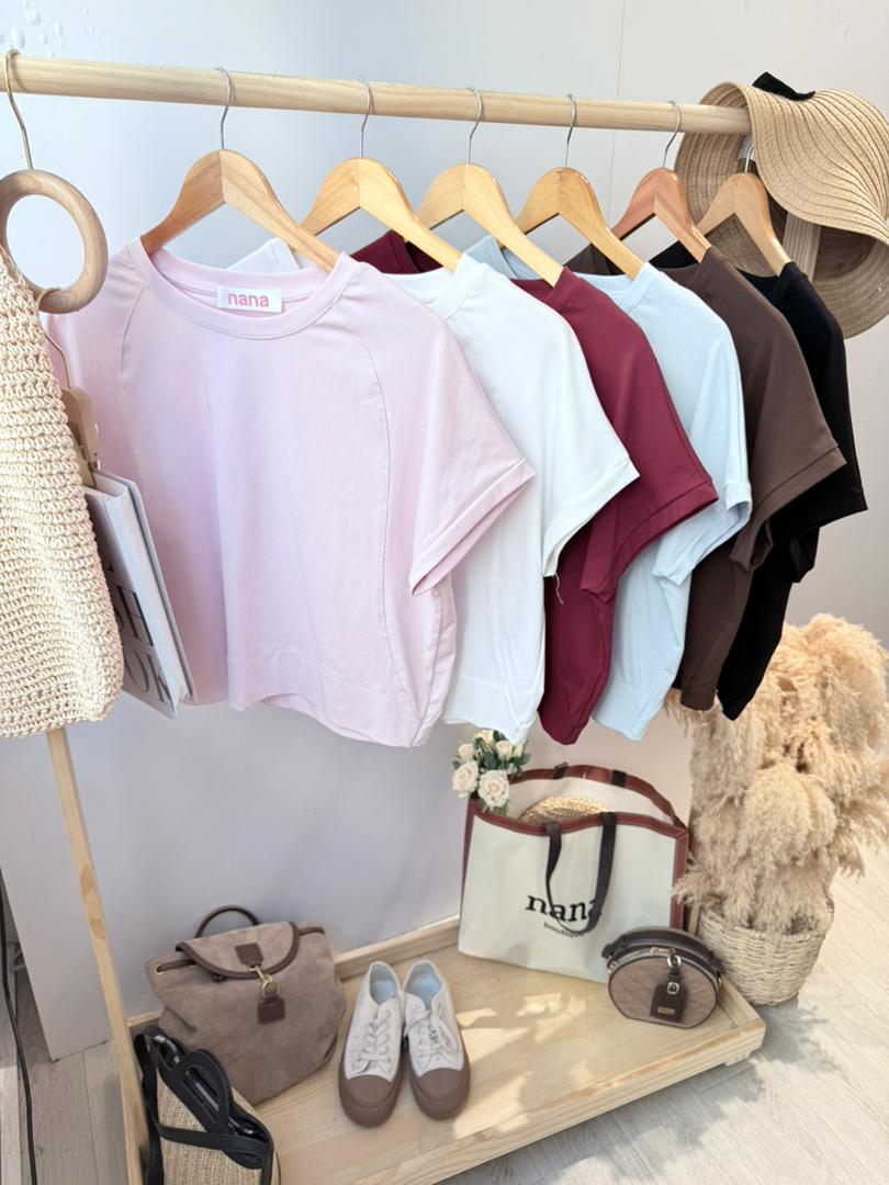 单色圆领短版上衣