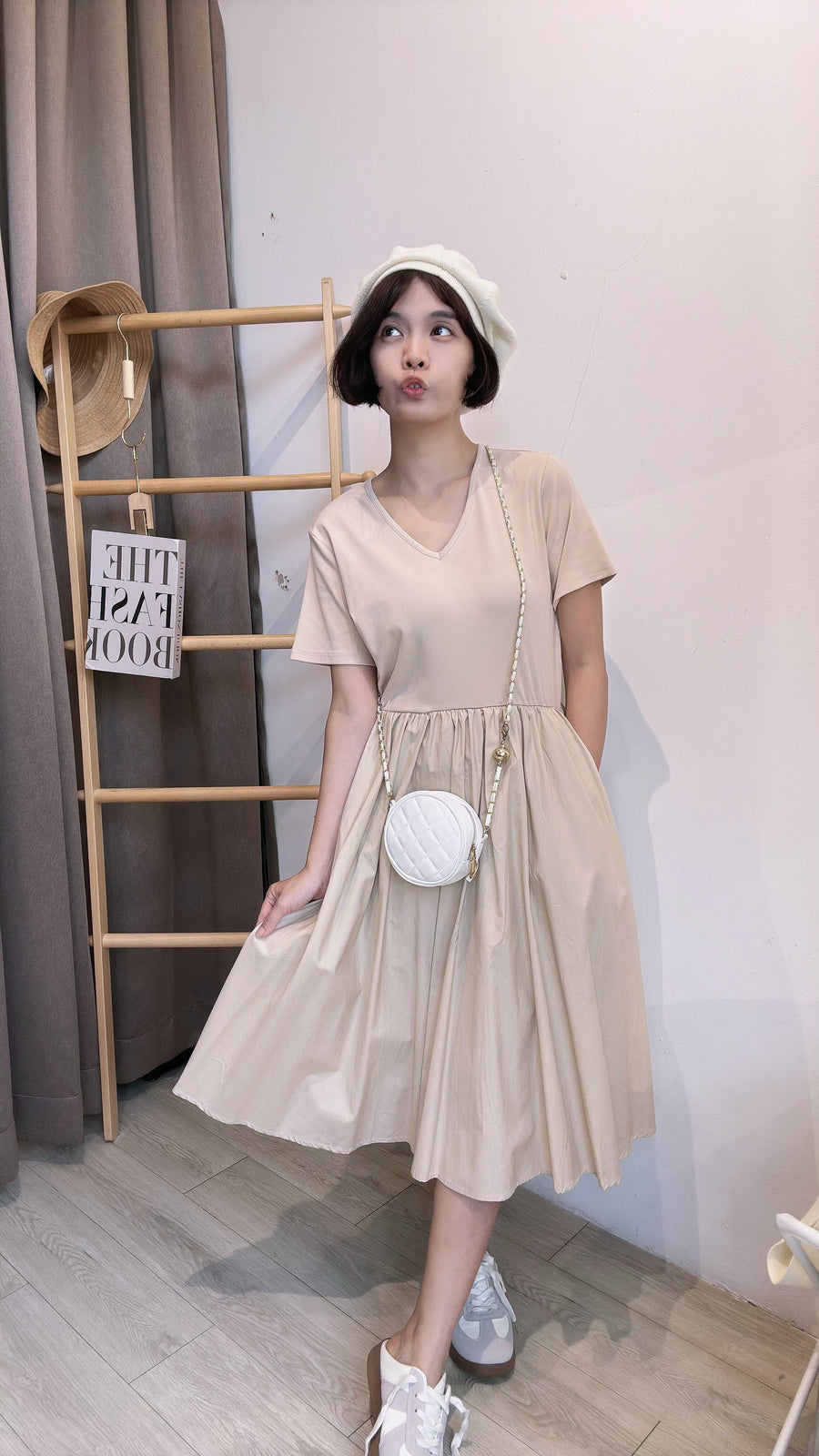 V领cotton并接polyester 套裙